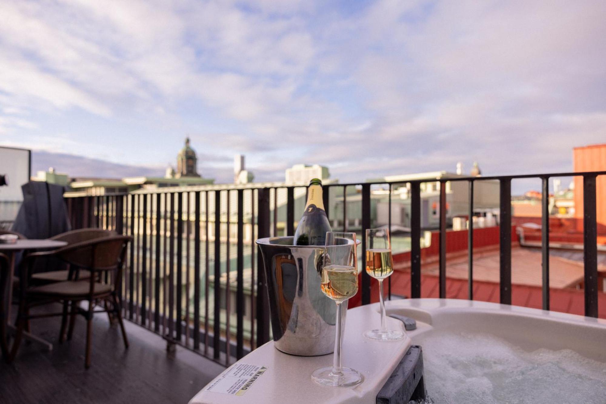 Avalon Hotell